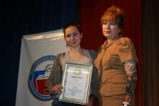Награждение победителя олимпиады Кристины Спиридоновой (учащаяся 10 класса МОУ 